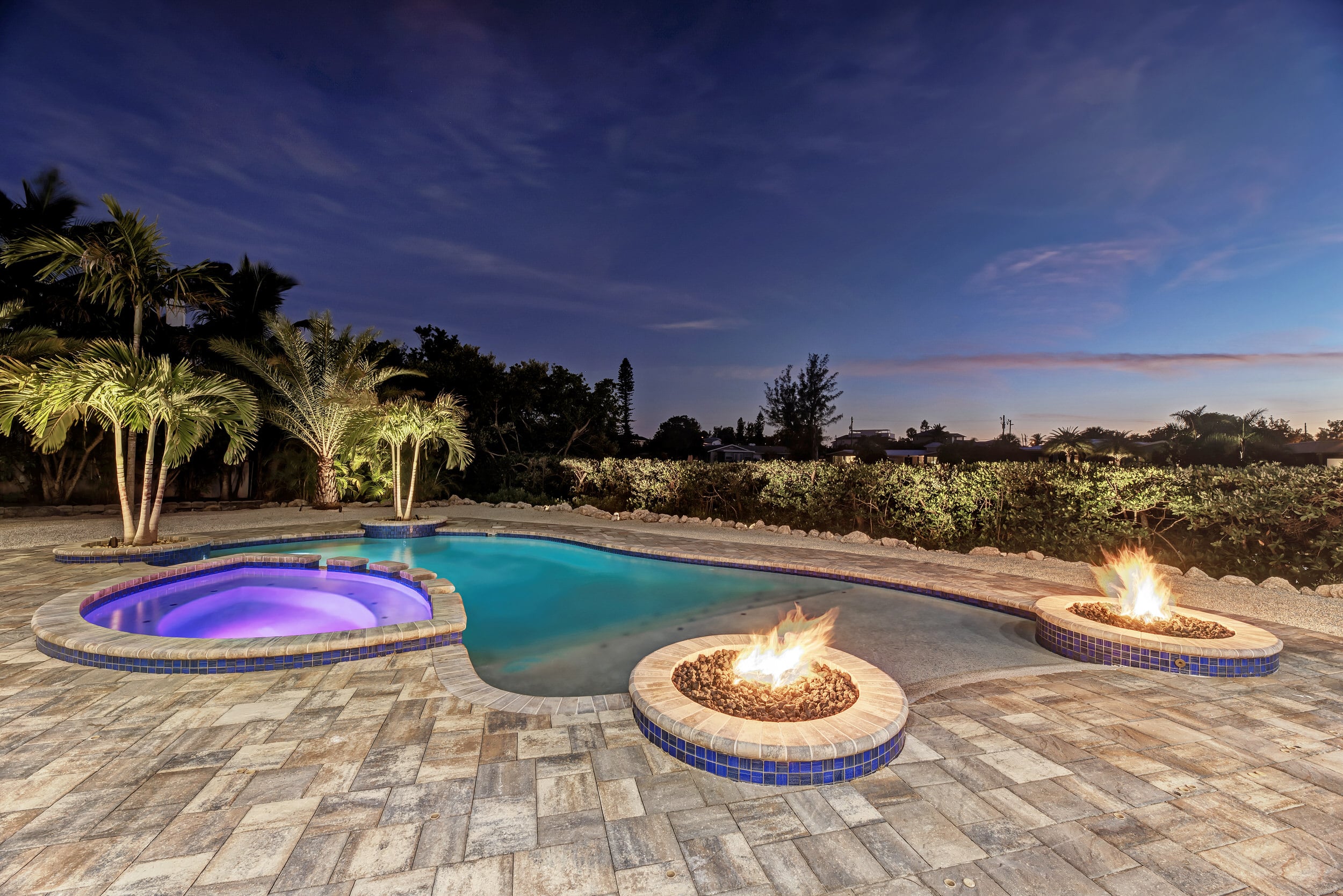 313 Hammock Circle master bathroom