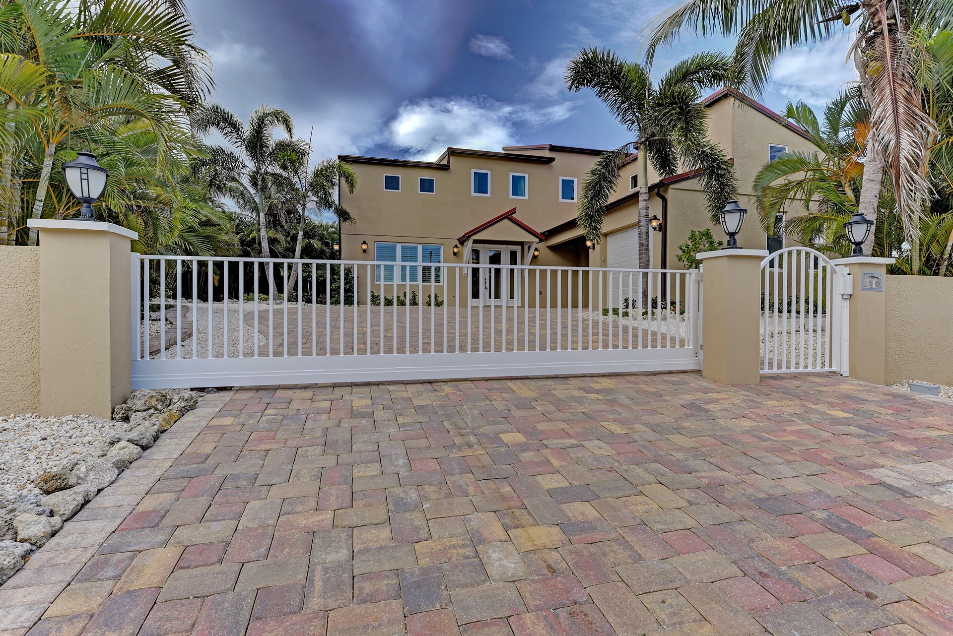 510 & 512 Key Royale Drive waterfront exterior