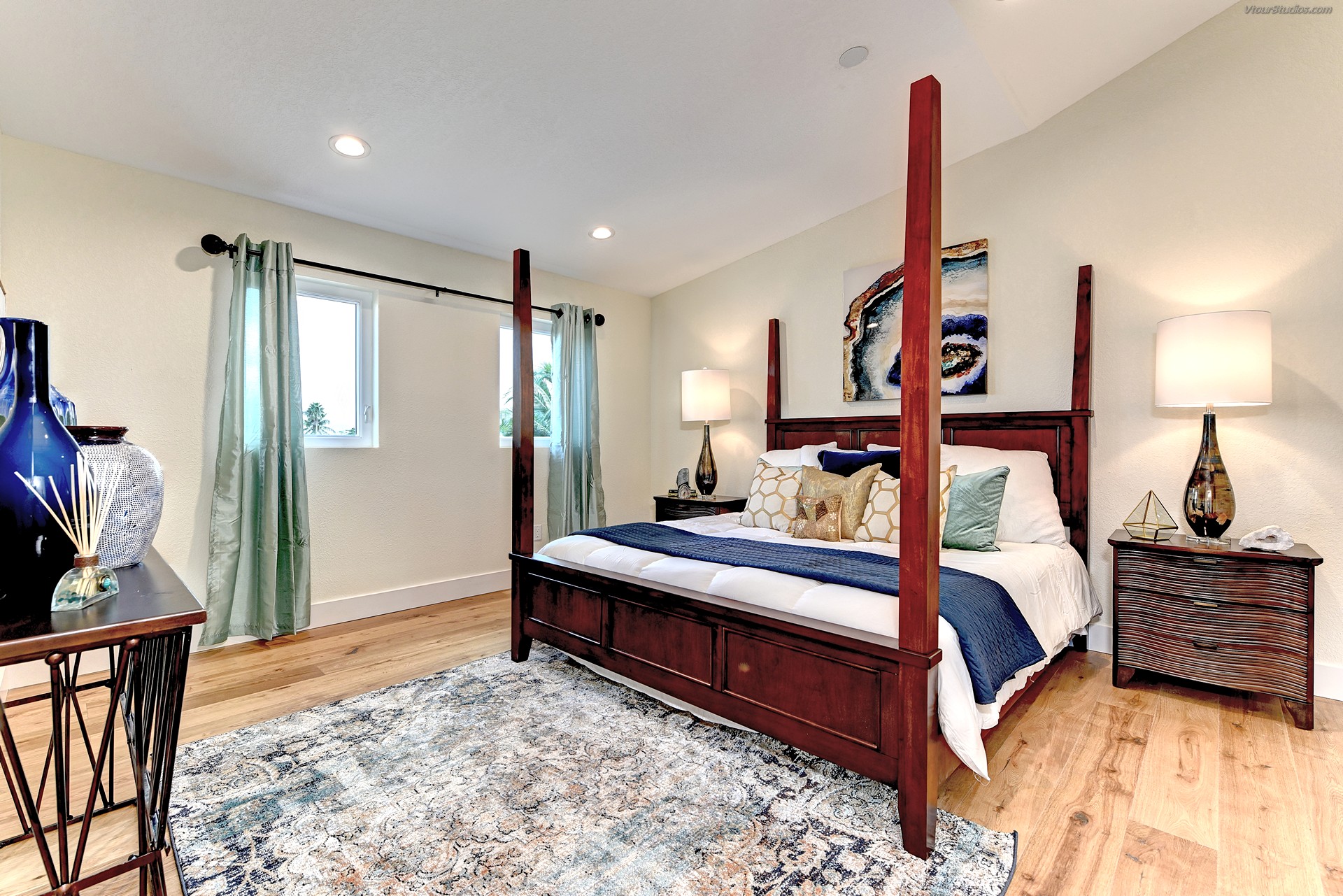 510 & 512 Key Royale Drive exterior details